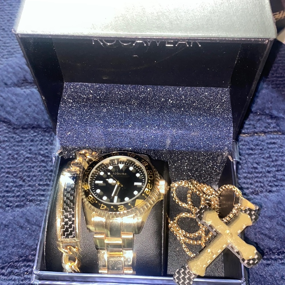 Rocawear gold watch